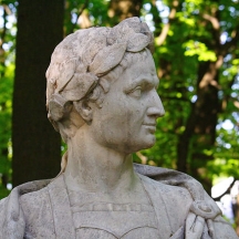 Statue of Julius Caeser with a laurel crown